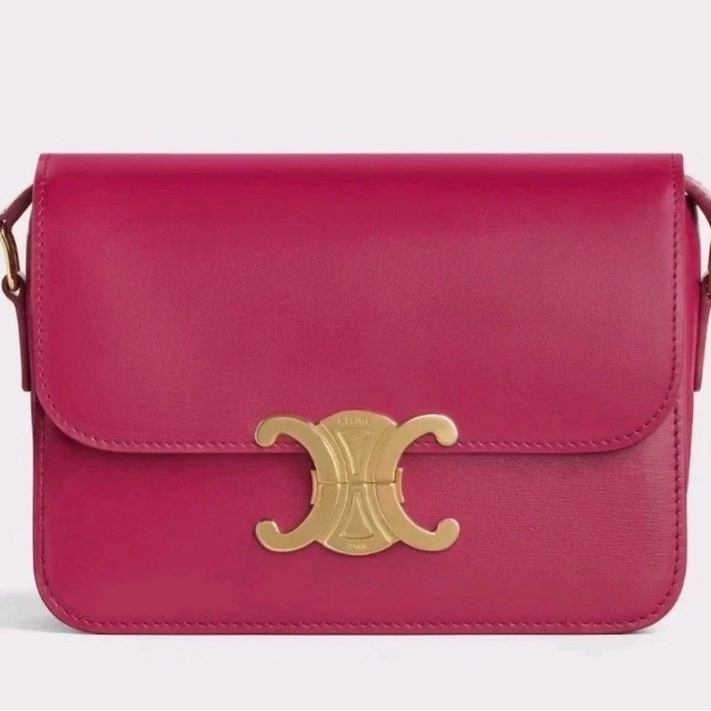 🔥100%Authentic
Celine Pre-Owned
2019 Teen Shiny Calfskin Triomphe crossbody bag🔥